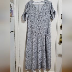 Dress with packets, size XL